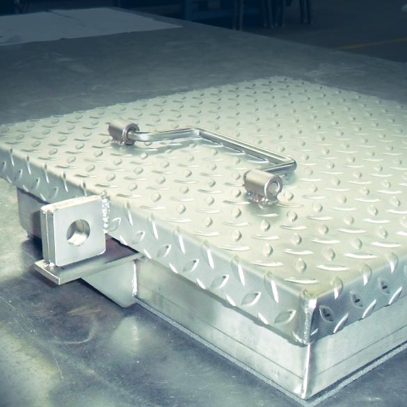 sportelli e botole :: Carpenteria T&T di Leinì, Torino