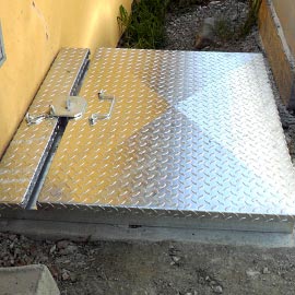 sportelli e botole :: CARPENTERIA T&T, Torino, Piemonte