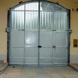 porte, portoni, finestre  :: CARPENTERIA T&T, Torino, Piemonte