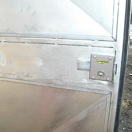 porte, portoni, finestre  :: CARPENTERIA T&T, Torino, Piemonte