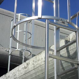 scale a castello, scale tipo marinara  :: CARPENTERIA T&T, Torino, Piemonte